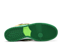 Load image into Gallery viewer, Nike SB Dunk Low Ben & Jerry's Chunky Dunky (SPECIAL BOX)
